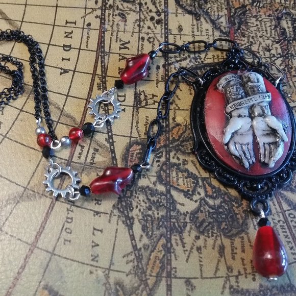 HANDMADE Long necklace I regret nothing red - Picture 2 of 4